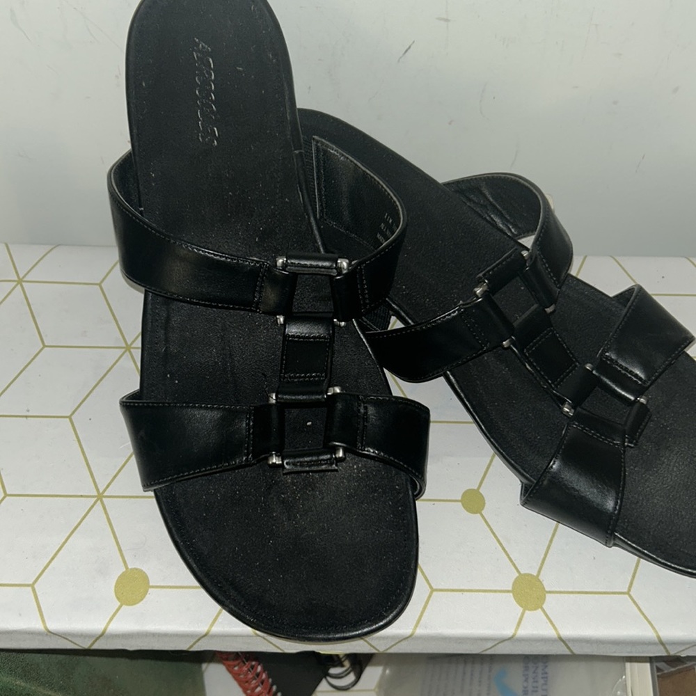 Ladies Sandals - Picture 2 of 6